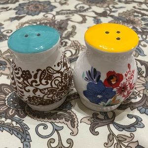 Pioneer Woman salt pepper